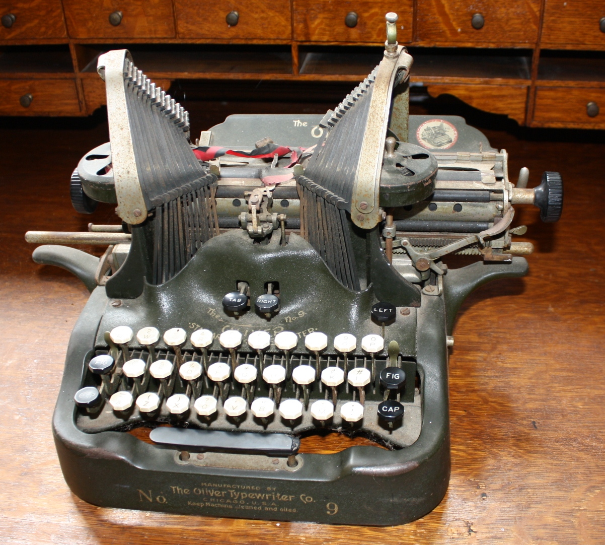 An Oliver model No. 9 typewriter